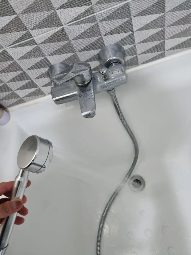 욕조 샤워기 교체 작업, 막힘해결119가 알려드립니다
